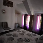 Holiday home Le Petit Coin De Paradis *