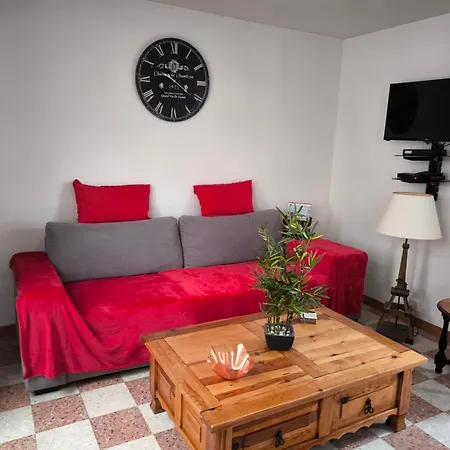 Holiday home Le Petit Coin De Paradis *